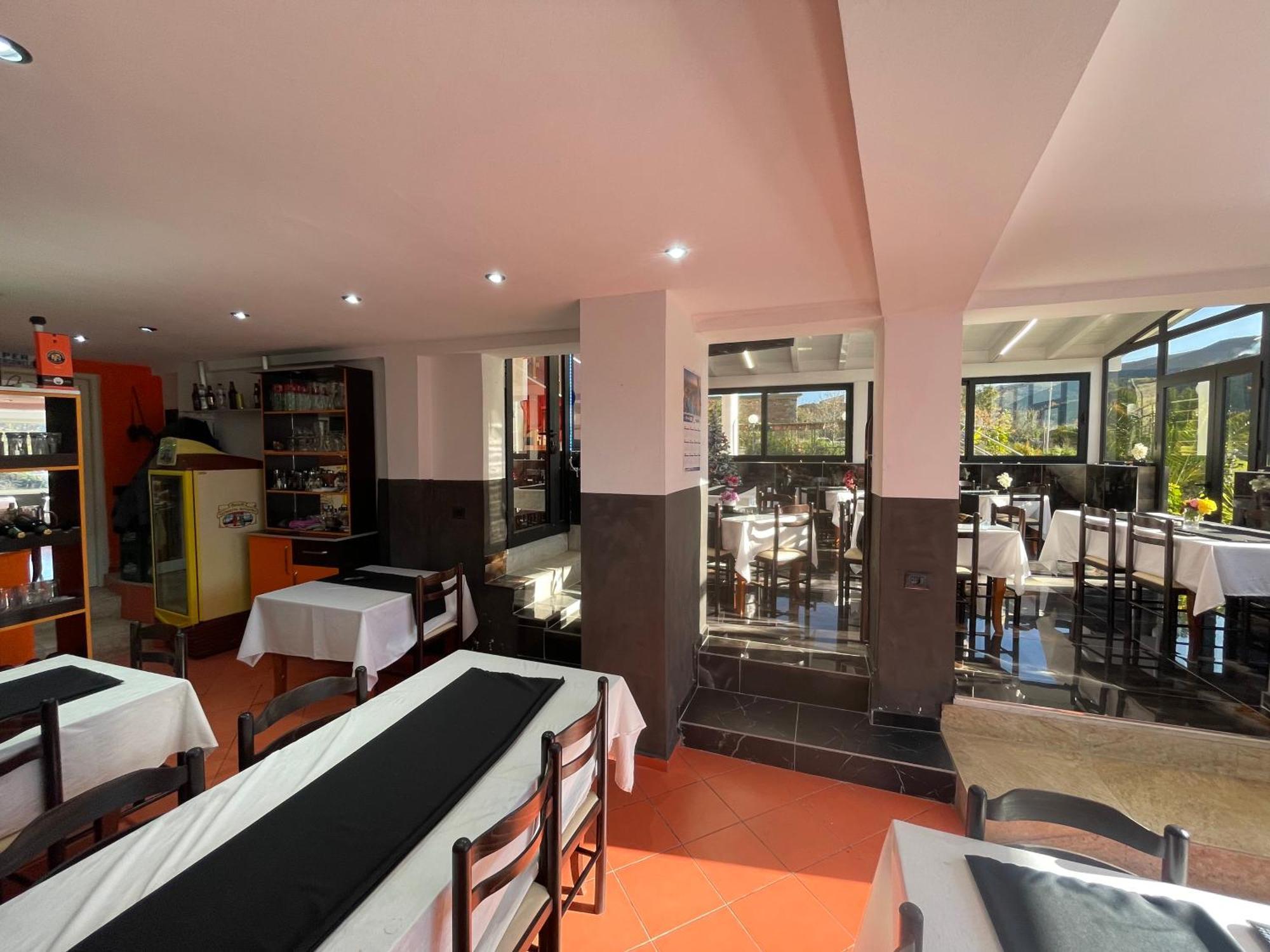 Hotel Bar Restaurant Mete Peshkepi Exterior photo